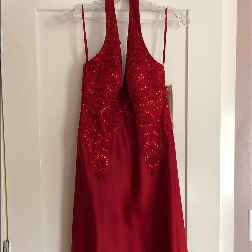 NWT Never worn Dave and Johnny red cocktail dress